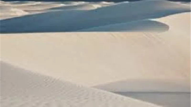 وزير البترول الأسبق: مصر تمتلك 20 مليار طن رمال بيضاء.. والدولة بدأت مشروعات استثمارية بها