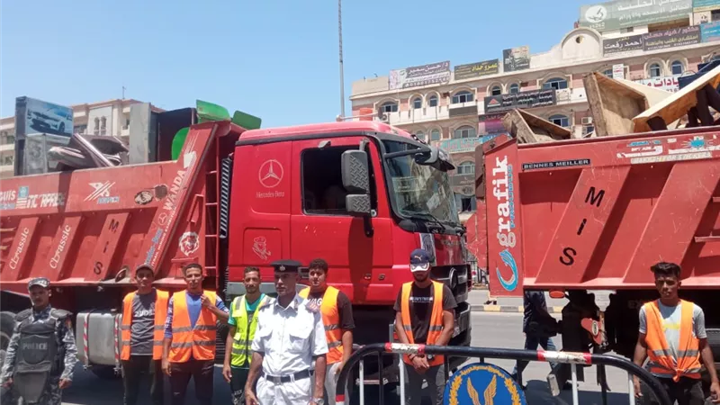 حملة مكبرة لإزالة الإشغالات بمدينة الشروق .. صور