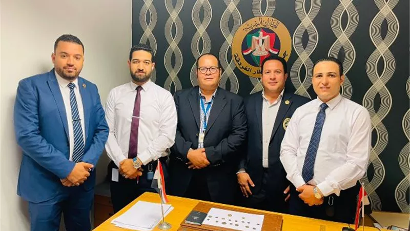 جمارك مطار الغردقه الدولى تضبط محاولة تهريب عدد من العملات المعدنية الأثرية