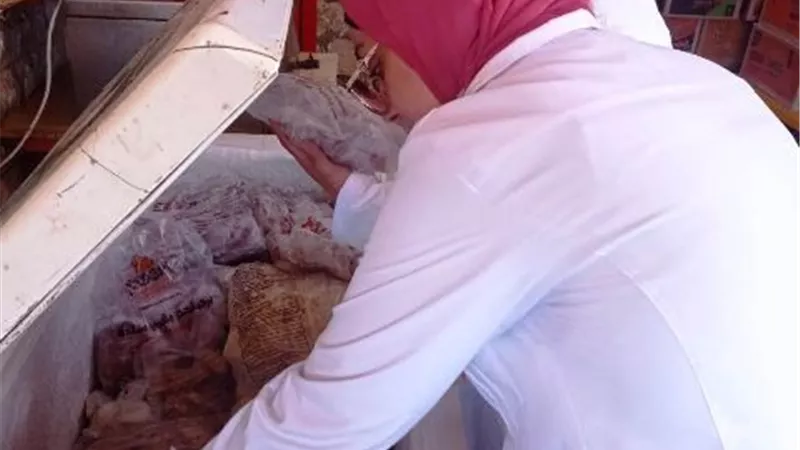 حملات تفتيشية على المطاعم والكافيتريات بمراكز شباب الزقازيق والعاشر والإبراهيمية
