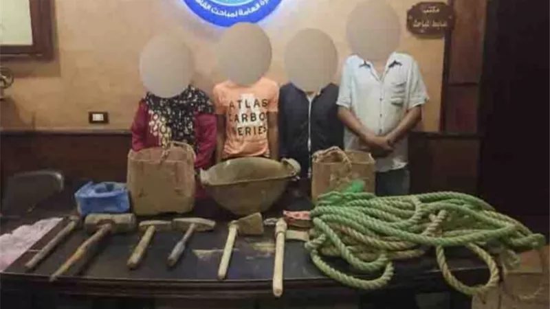البحث على الكنز.. ضبط 4 أشخاص بالقاهرة لقيامهم بالتنقيب عن الآثار
