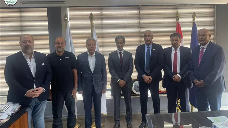 جمال علام يستقبل رئيس الاتحاد القطري لبحث سبل التعاون