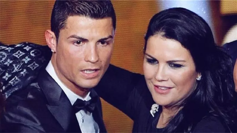 شقيقة رونالدو ترد على سخرية رئيس ريال مدريد : احترم نفسك أيها العجوز