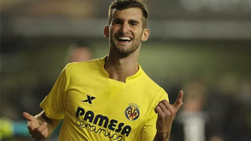 رسميا .. ألميريا يتعاقد مع مهاجم أتلتيكو مدريد وفياريال السابق