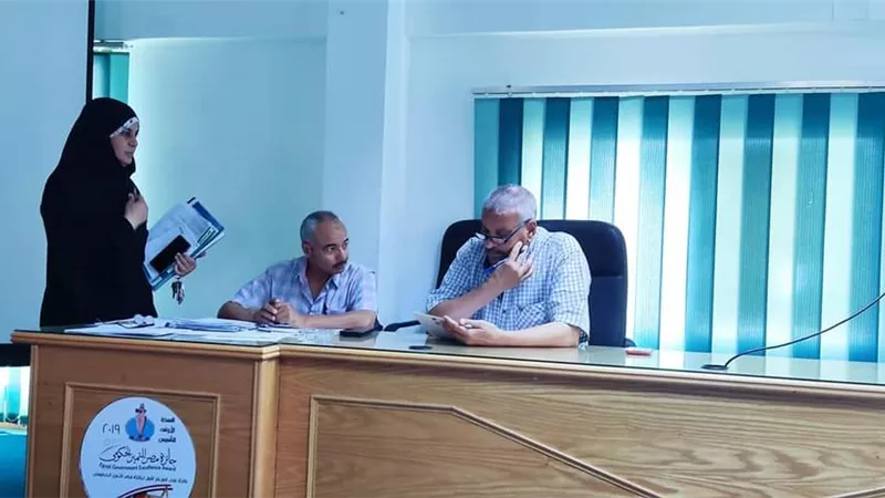 الوحدة المحلية لمدينة الغردقة تواصل عقد لقاء المواطنين لتلبية طلباتهم