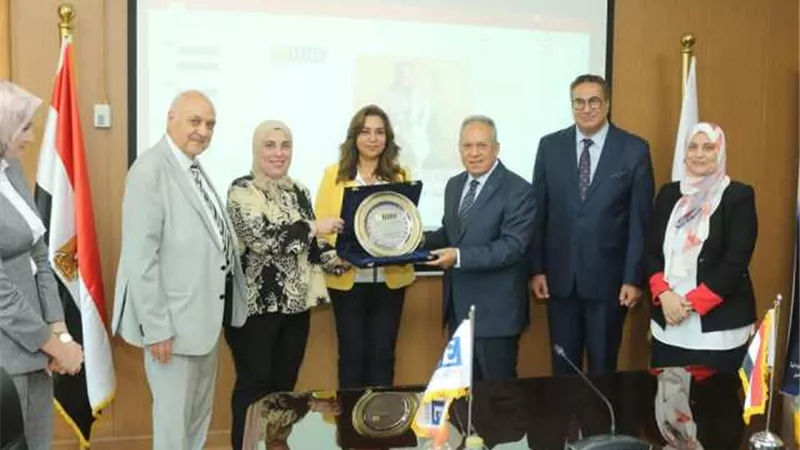 مجلس جامعة حورس يستعرض برنامج تأهيل الخريجين لـ 