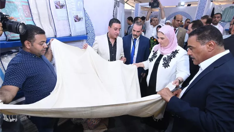 القباج وصبحى وشعيب يفتتحون معرض 