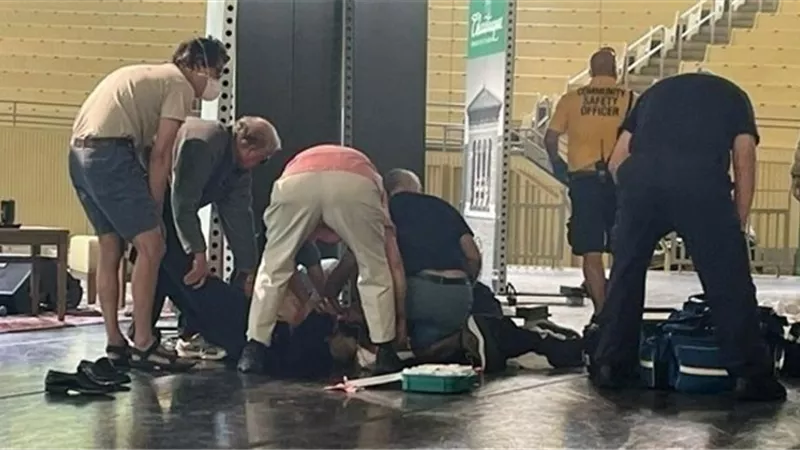 سلمان رشدي يخضع لجراحة بعد تعرضه لحادث طعن في نيويورك