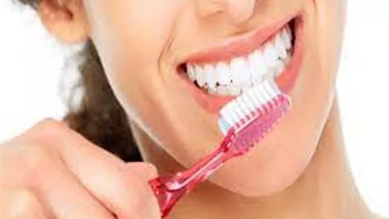 تحذيرات هامة من معاجين تبييض الأسنان