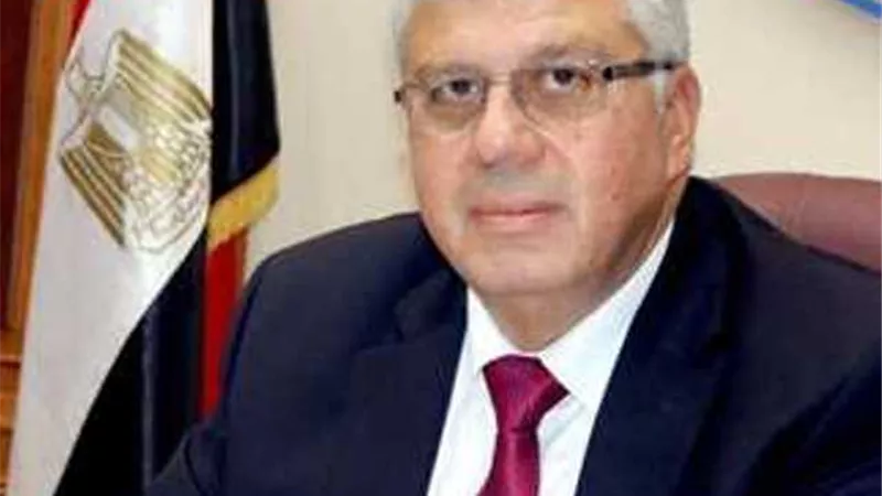 السيرة الذاتية للدكتور محمد أيمن عاشور وزير التعليم العالي الجديد