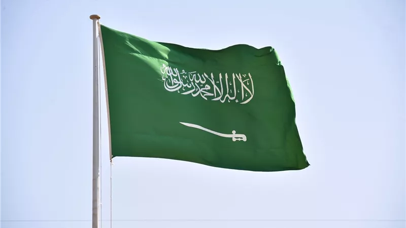 القوات السعودية تجري مناورات مشتركة مع مشاة البحرية الأمريكية