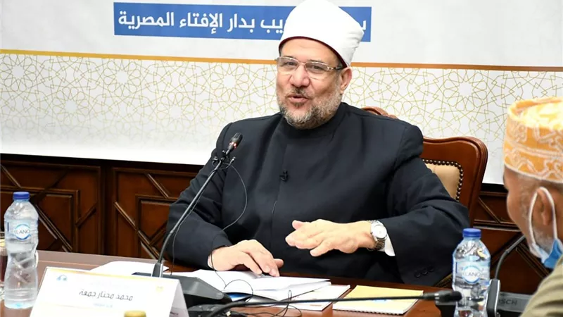 وزير الأوقاف يحاضر عن قيم الكمال في القرآن الكريم ببرنامج