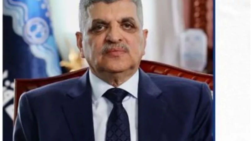 مد خدمة الفريق ربيع رئيسا لهيئة فناة السويس لمدة عام