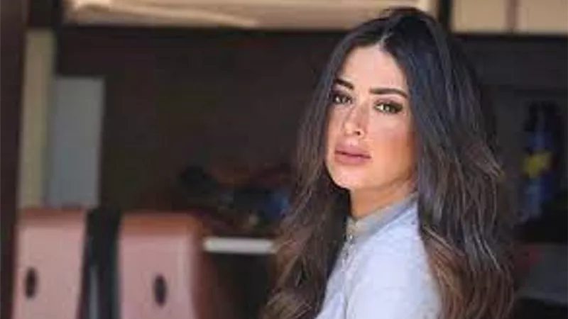 ميرنا نور الدين تتالق فى احدث جلسة تصوير صيفية