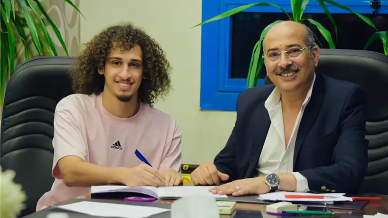 سموحة يعلن تعاقده مع أحمد عبد الحى لاعب الخريطيات القطرى لمدة 3 مواسم