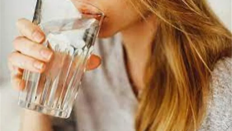 تعرف على آثار الإكتفاء بالماء مشروباً لمدة شهر