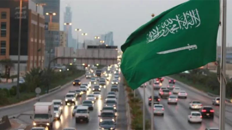 البنك المركزي السعودي يعلن تجاوز نسبة المدفوعات الإلكترونية نظيرتها النقدية في 2021