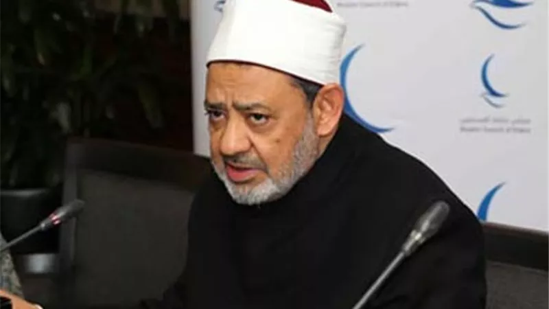 شيخ الأزهر يعزي البابا تواضروس والإخوة المسيحيين والمصريين في ضحايا حريق كنيسة أبو سيفين