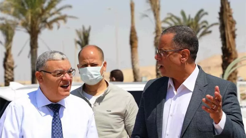 محافظ المنيا يتفقد موقع اكبر حديقة مركزية بمدينة المنيا الجديدة
