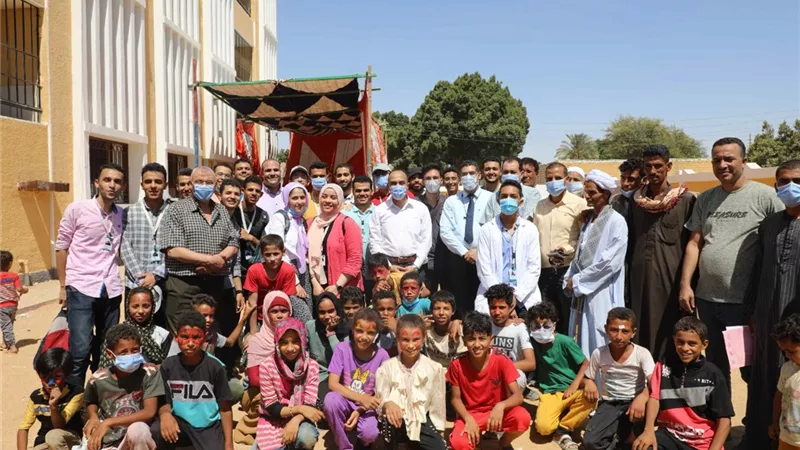 قافلة طبية من جامعة عين شمس لفحص وعلاج 5 الاف مواطن بقرى مغاغة