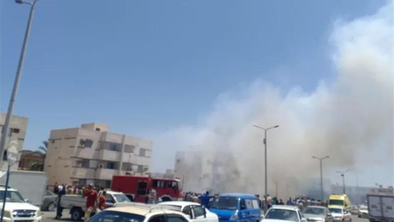 اندلاع حريق بخيمة لعرض المستلزمات المنزلية والحماية المدنية تسيطر عليها في دقائق شرم الشيخ
