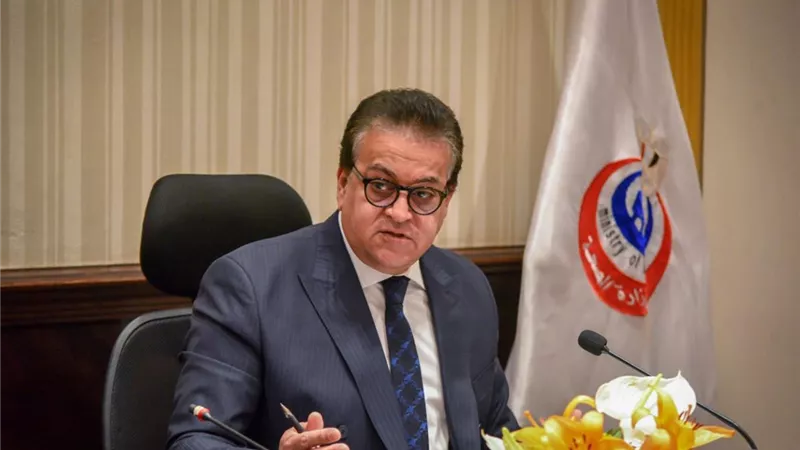 وزير الصحة يوجه بسرعة تقديم الخدمات الطبية لمصابي حريق أبوسيفين