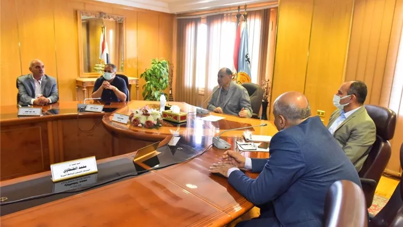 محافظ أسيوط يترأس اجتماع مناقشة تفعيل إجراءات ترشيد استهلاك الكهرباء