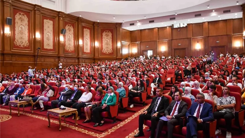 توافد المئات من طلاب الثانوية العامة على الجامعة البريطانية بمصر في يومها المفتوح الثاني