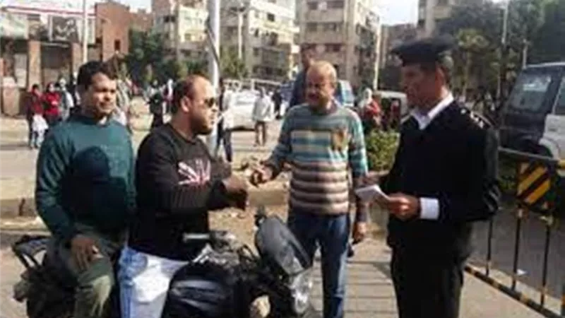 بسبب الخوذة.. ضبط 1329 مخالفة لقائدي الدراجات النارية