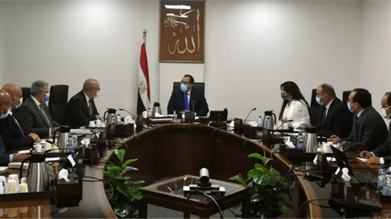 رئيس الوزراء يتابع موقف تنفيذ مشروعات المرافق على مستوى الجمهورية