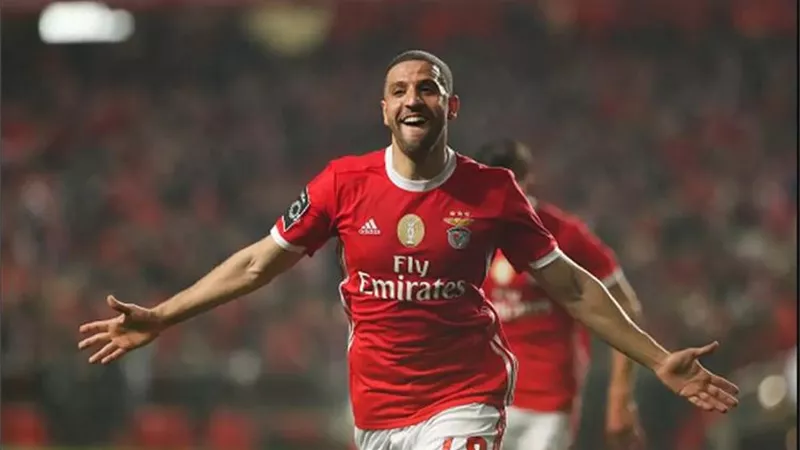 لاعب بنفيكا يقترب من الانضمام الى النصر السعودى