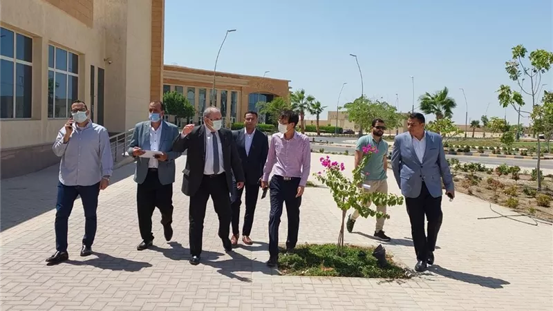 رئيس جامعة بنى سويف التكنولوجية يتفقد التوسعات الجديدة للجامعة