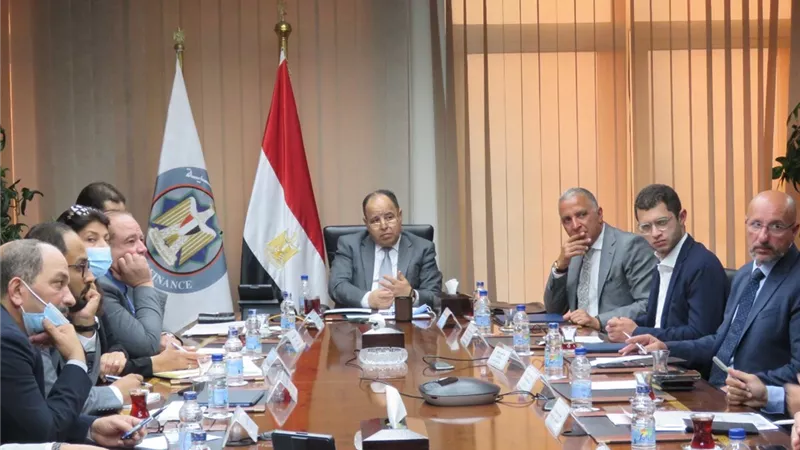 وزير المالية يستمع للمستثمرين فى حوار مفتوح حول التحديات الضريبية والجمركية