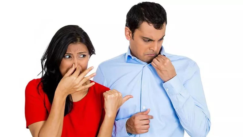 أطعمة تؤثر على رائحة الجسم