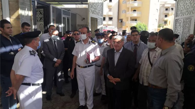 محافظ المنيا يتفقد موقع حريق كنيسة الأنبا بيشوي بالمنيا الجديدة