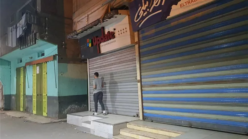رؤساء مدن دمياط يتابعون تنفيذ خطة ترشيد إستهلاك الكهرباء وإلتزام المحال التجارية بمواعيد الغلق