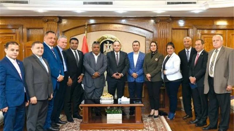 وزير الصناعة: حريصون على التكامل بين السلطتين التنفيذية والتشريعية لتحقيق التنمية المستدامة