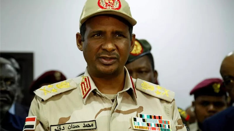 السودان: دقلو يتفقد أحوال المتضررين من السيول بولاية نهر النيل