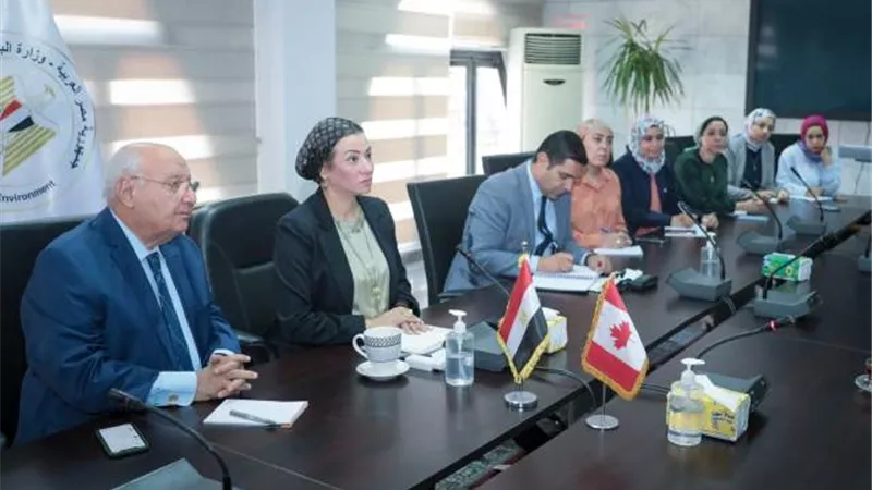 وزيرة البيئة تبحث مع وزير التنمية الدولية الكندي التعاون المشترك فى المناخ