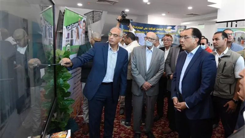 رئيس الوزراء يتفقد مبنى الهيئة العامة للرقابة على الصادرات والواردات بميناء الدخيلة