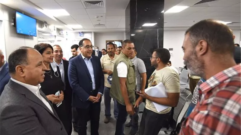 رئيس الوزراء يزور ميناء الإسكندرية ويتابع تطبيق المنظومة الواحدة للتسجيل المسبق للشحنات