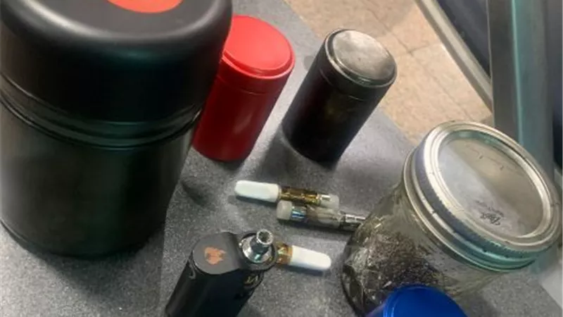 ضبط راكبة أجنبية بحوزتها كمية كبيرة من المخدرات