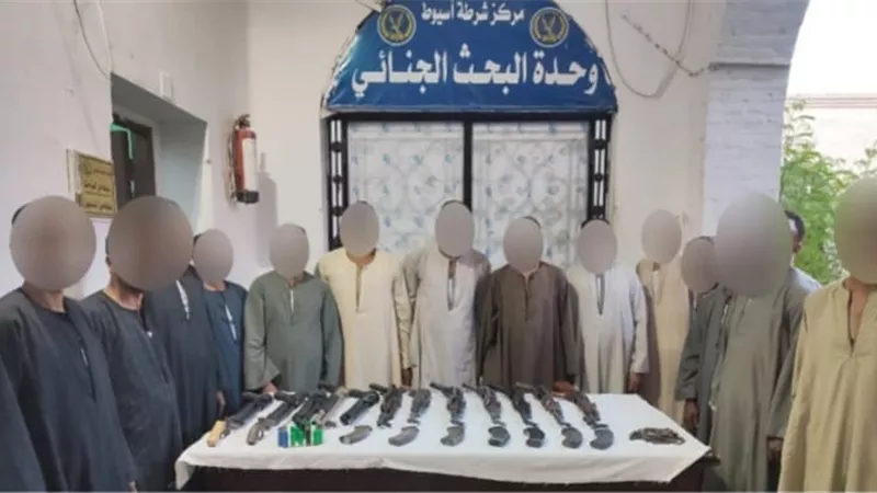 ضبط 14 قطعة سلاح نارى فى حملة أمنیة مكبرة بأسیوط