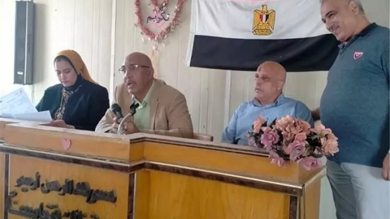تعرف على تفاصيل اجتماع مدير الطب البيطرى بالقاهرة مع القيادات البيطرية للشروق وبدر.. بالصور