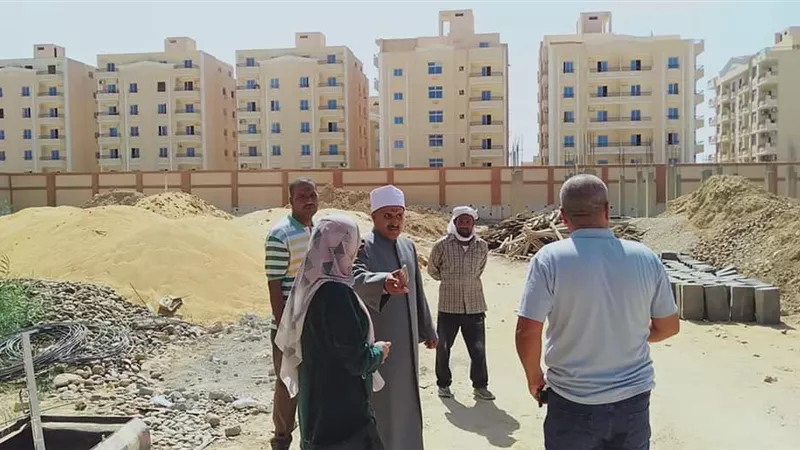 الهواري يتفقد معهد فتيات المستقبل النموذجي بالسويس أثناء الترميم