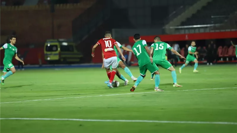 بعد مرور 15 دقيقة.. التعادل السلبى يسيطر على مباراة الاهلى وايسترن كومبانى