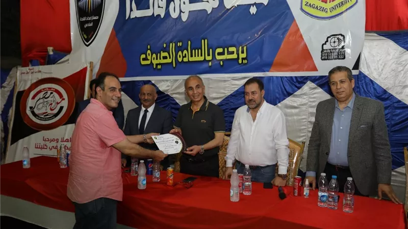 رئيس جامعة الزقازيق يشهد حفل ختام الفوج الثالث من معسكر إعداد القادة السادس
