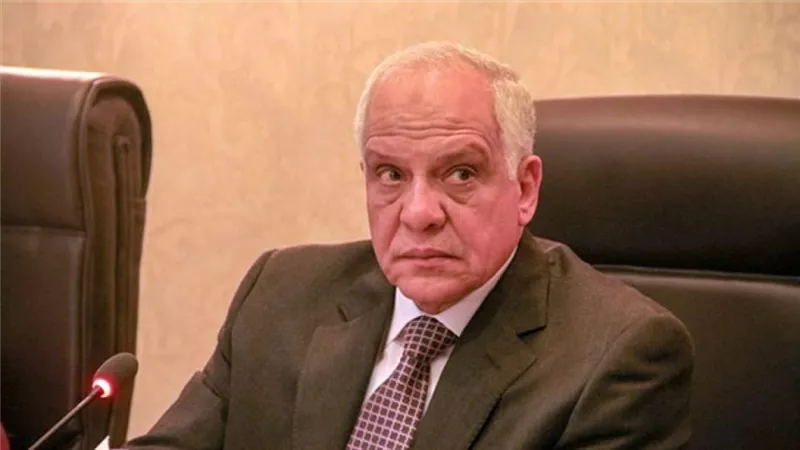 محافظ الجيزة يكلف بسرعه التعامل مع شكاوي التعدي علي الطريق العام من المنشآت التجارية