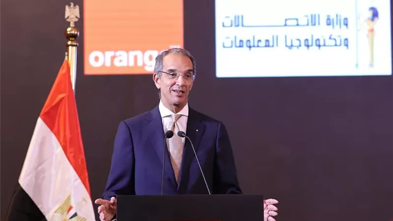 وزير الاتصالات يشهد مراسم إطلاق خدمات التوقيع والختم الإلكترونى