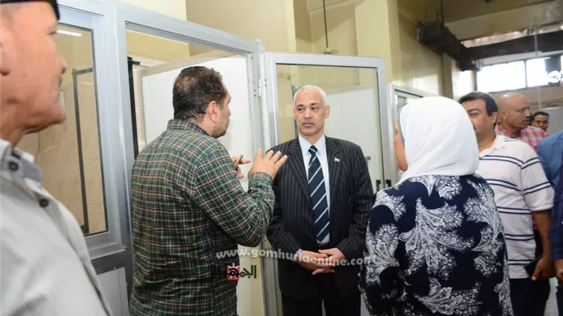 نائب رئيس جامعة أسيوط في جولة تفقدية بالمطعم المركزي بالجامعة ويتابع أعمال التطوير بكلية الصيدلة